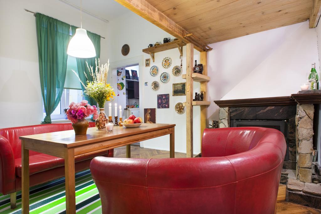 Live Like Locals: Market Square X Jewish District Apartment *