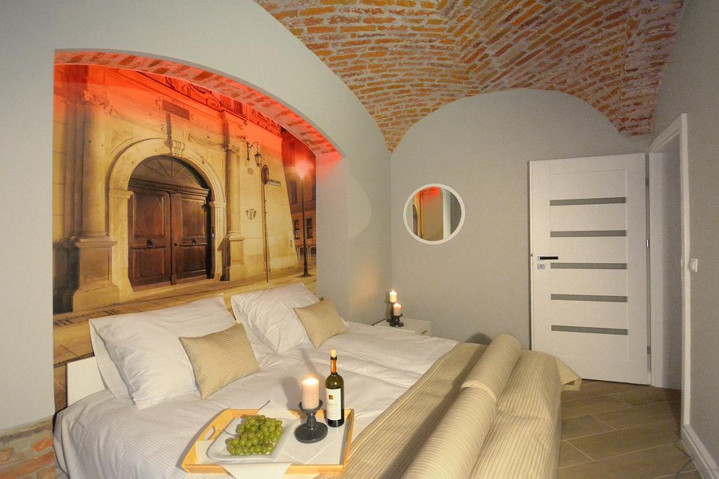 Toop - Near Market Square Apartment *