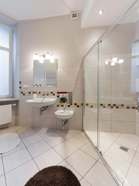 Apartment 5 Bedroom Family Krakow