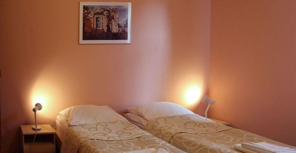 Maria Aparthotel