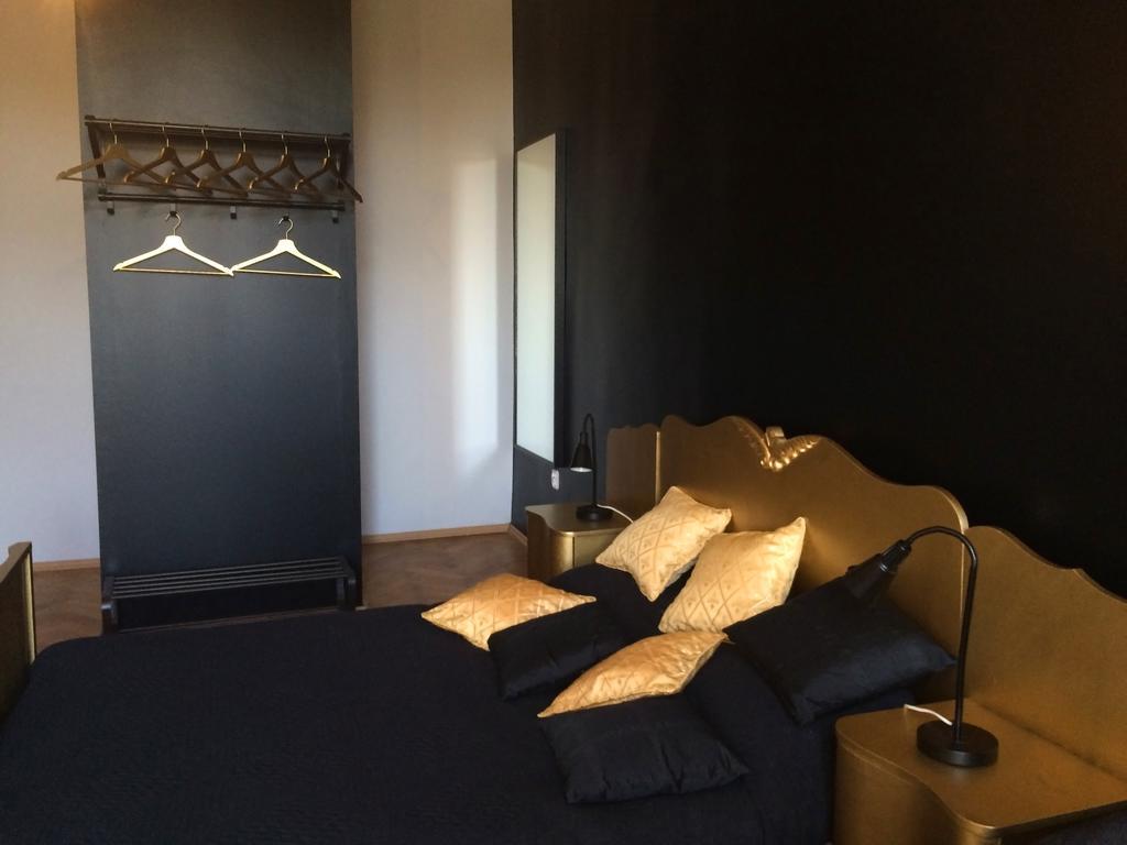 Black Boutique Apartment