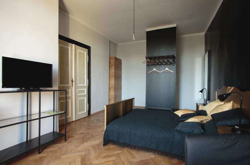 Black Boutique Apartment