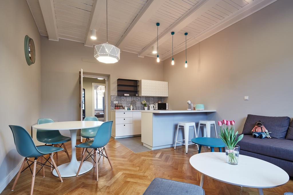 Apartment Playroom Ii *