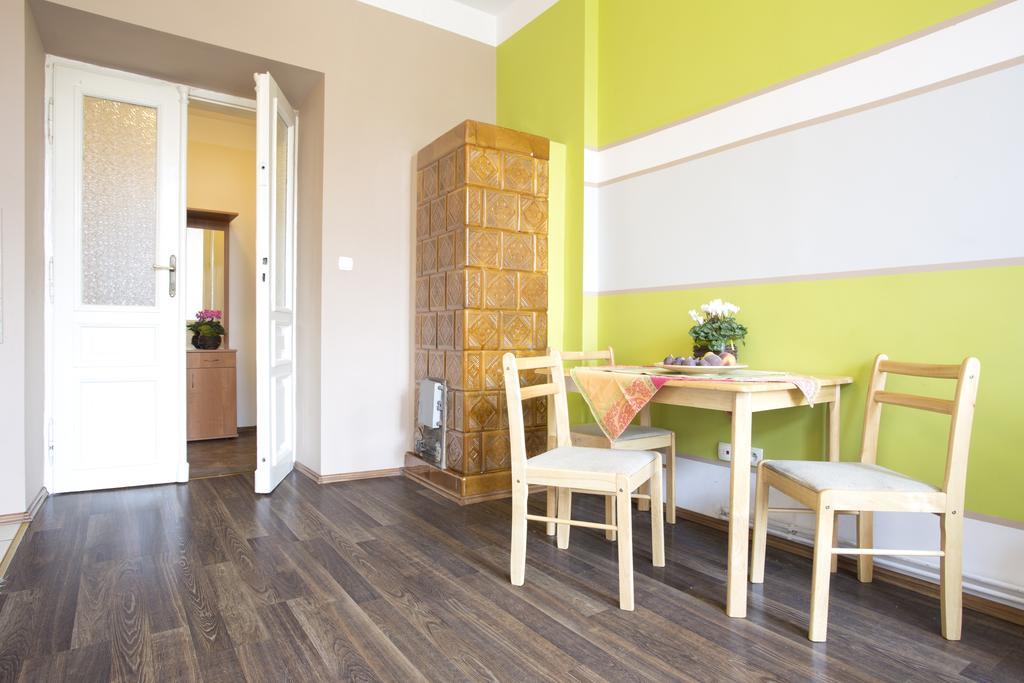Apartment Townhouse *