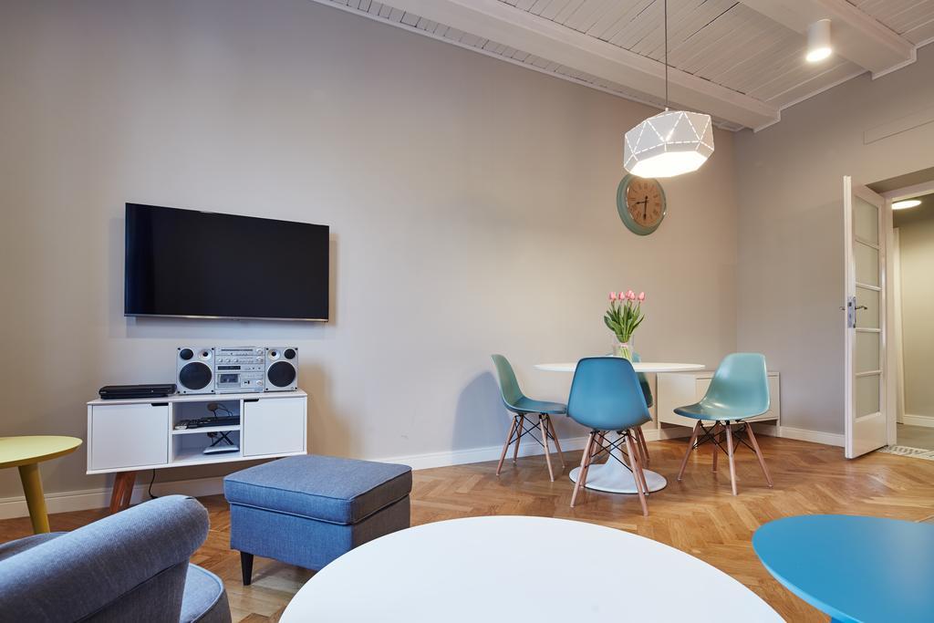 Playroom Ii Apartment *