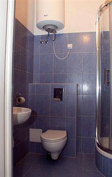 Old Town Luxe Retreat - King Bed - Steps To Main Square Apartament *