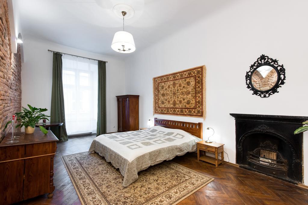 Apartament Gołębia 3 *