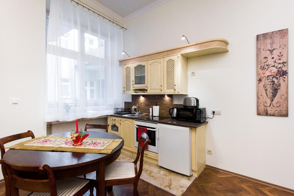 Apartment Golebia 3 *