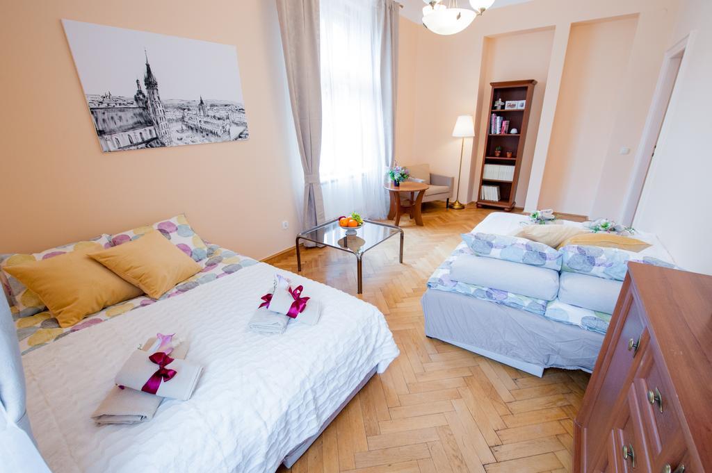 Apartments Roman Apartment *