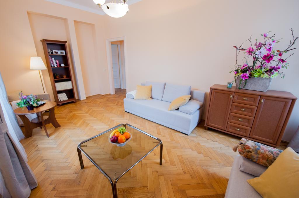 Apartment Apartments Roman