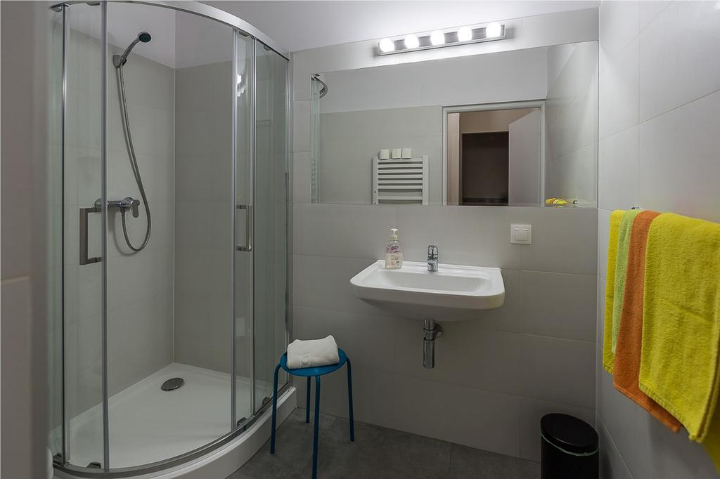 Cracow Hostel *