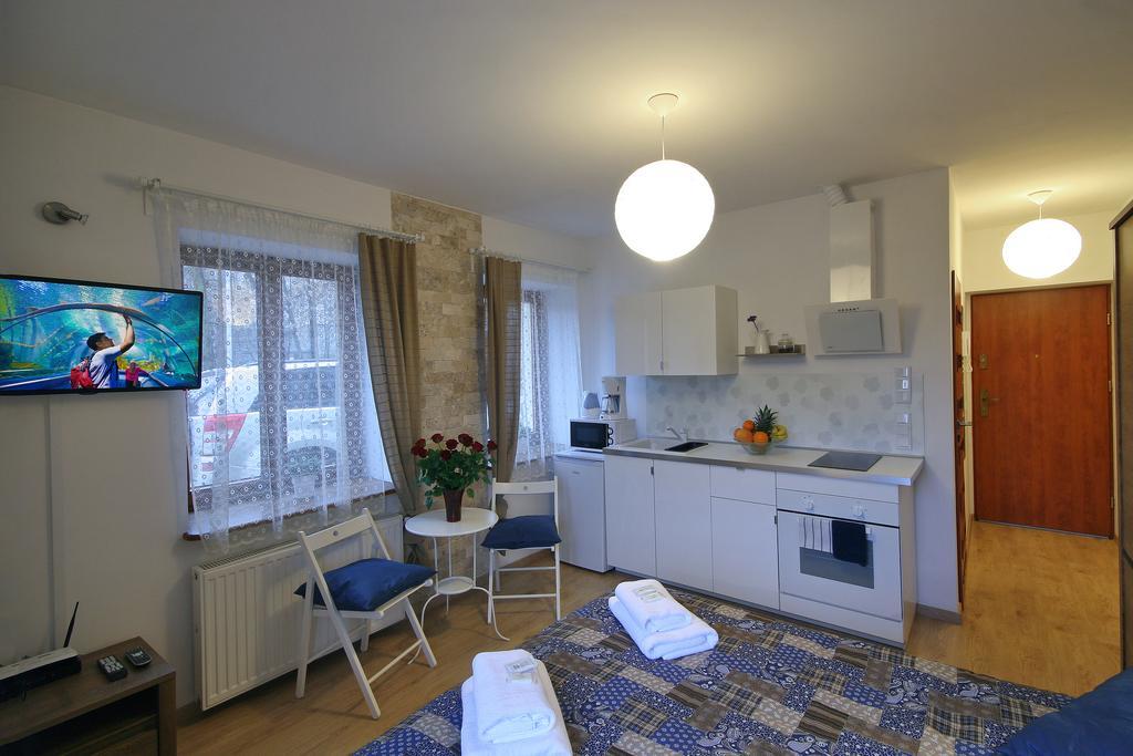 Apartment Enamel