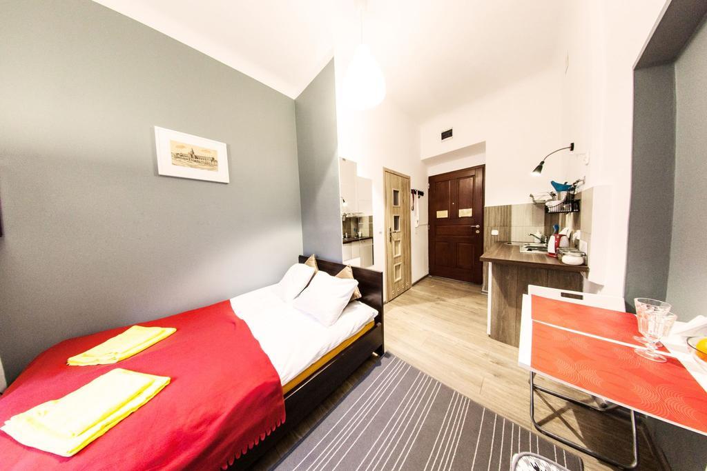 Homely Apartment's Old Town