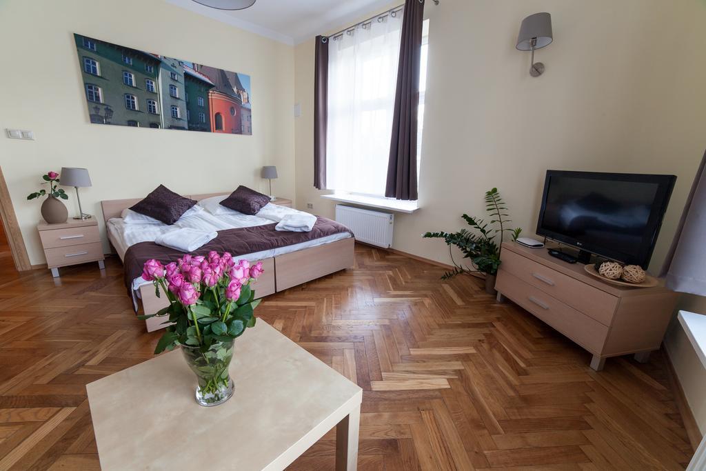 Place 4 *