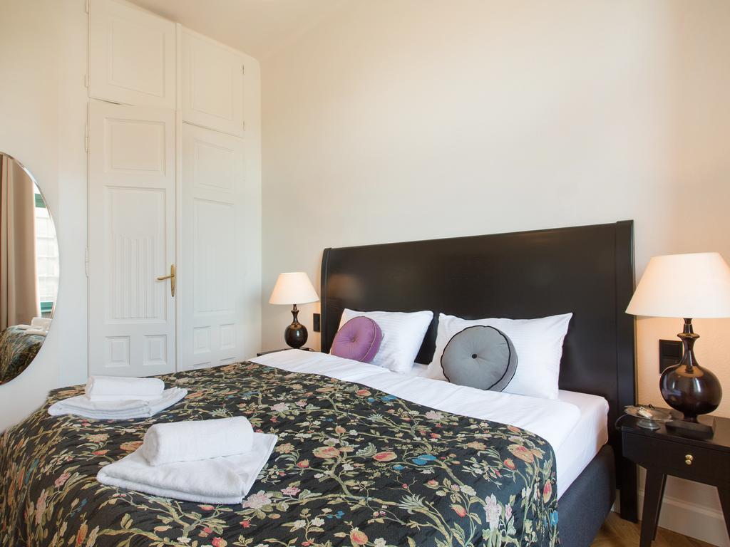 Hotel apartamentowy Antique Plac Szczepański 3*