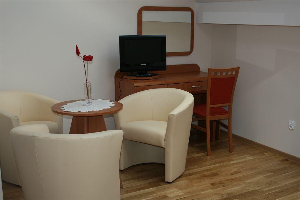 Kajzer Aparthotel 2*