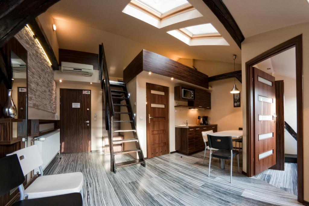 Nocny Apartment
