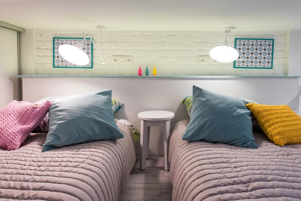 Cheerful Air Conditioned With Mezzanine And Parking - Old Town
