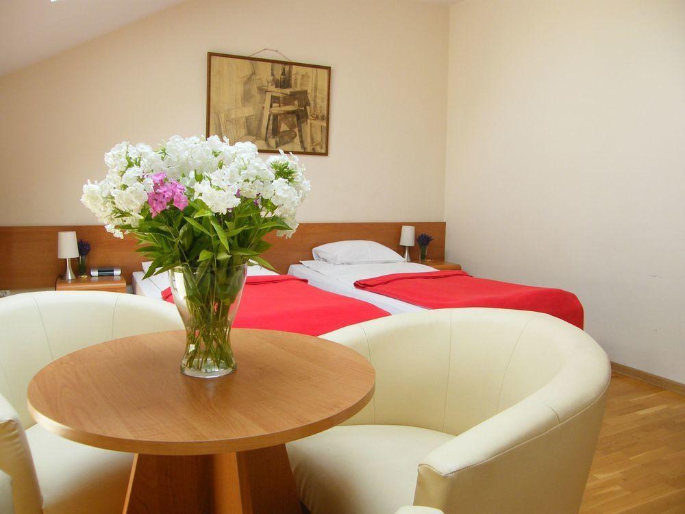 Kajzer Aparthotel 2*