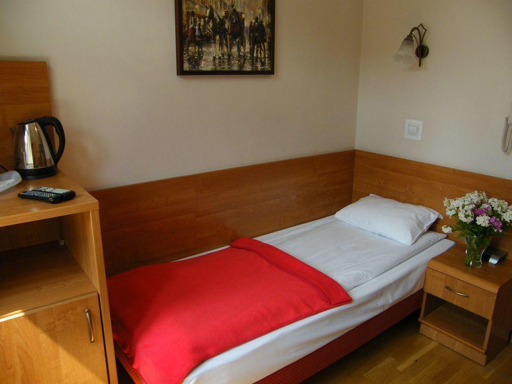 Kajzer Aparthotel 2*