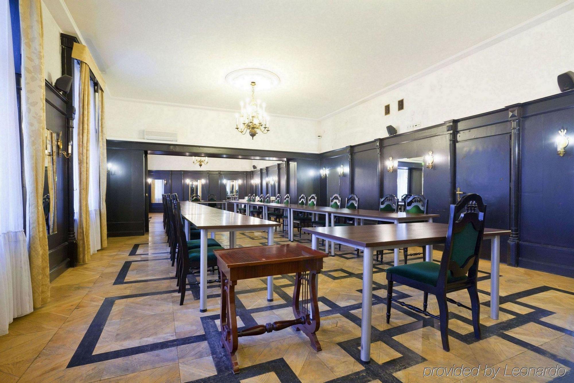 Royal Hotel