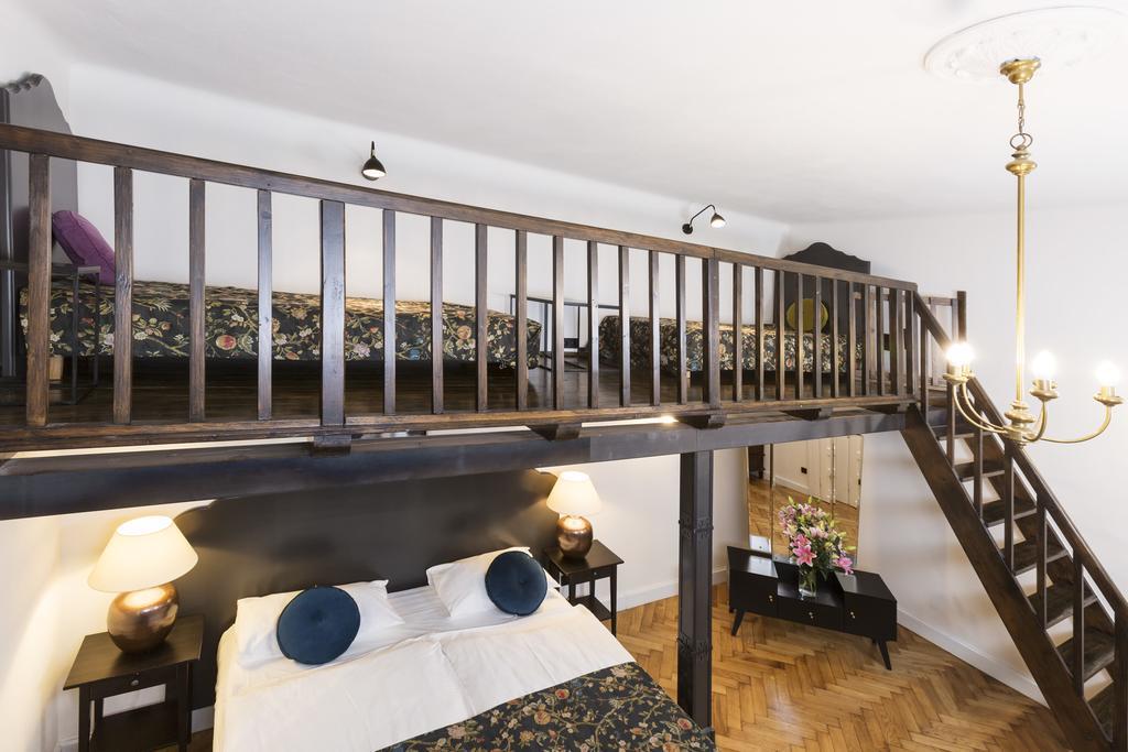 Hotel apartamentowy Antique Plac Szczepański 3*