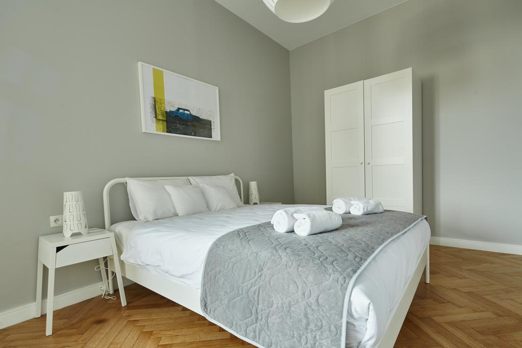 Playroom Aparthotel *
