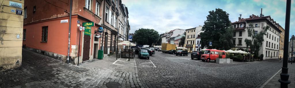Z Ogrodem Przy Starej Zajezdni * Krakow