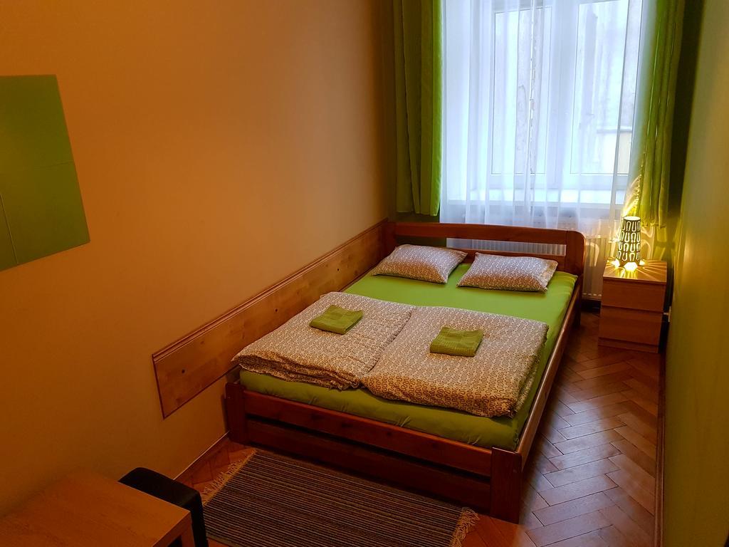 Hostel Dream & *
