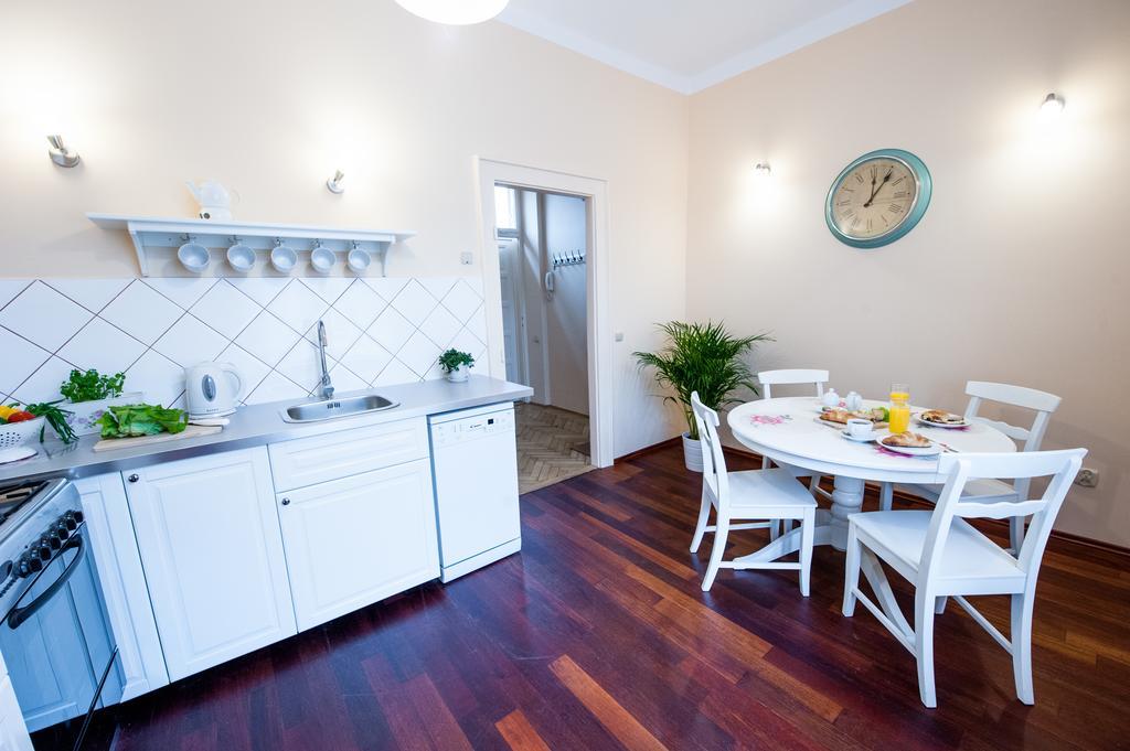 Apartments Roman