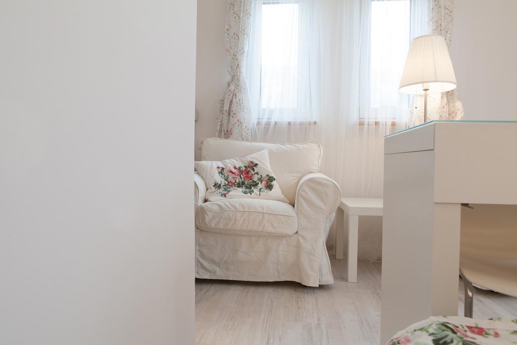 Bed & Breakfast 4 Couples & 4 Friends