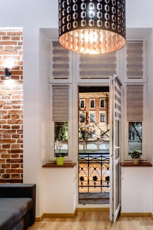 2 Nights - Great Location, Right Next To Main Rail And Bus Station, 10 Min To Main Square By Foot Krakau