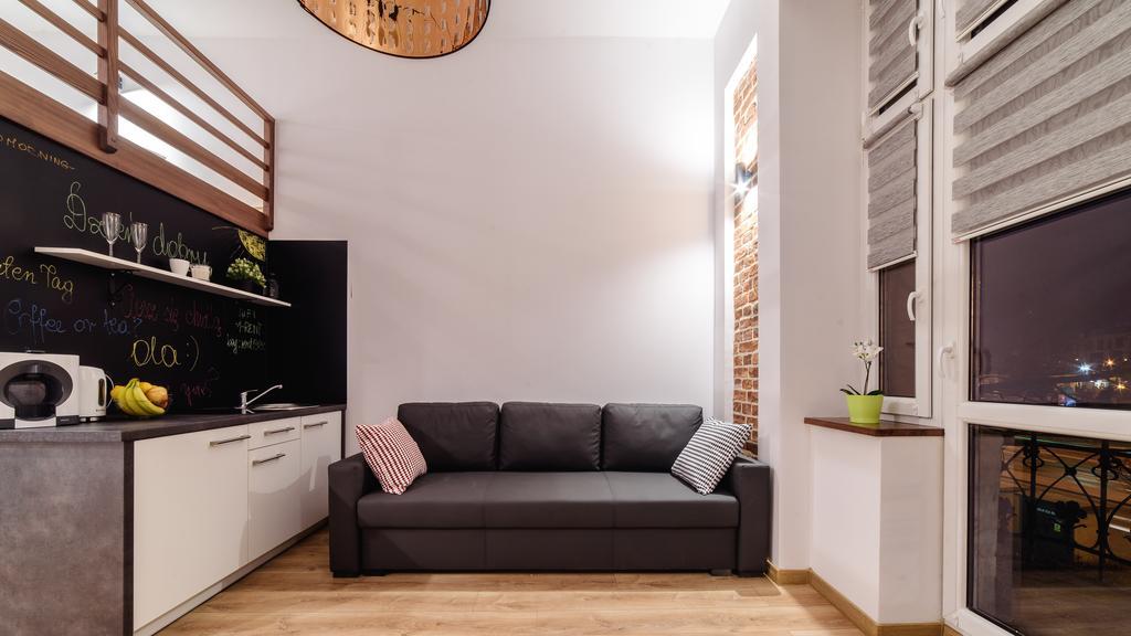 2 Nights - Great Location, Right Next To Main Rail And Bus Station, 10 Min To Main Square By Foot 3*