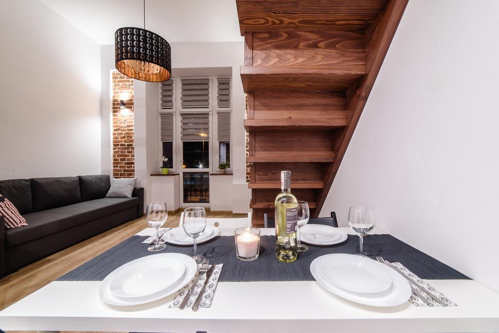 2 Nights - Great Location, Right Next To Main Rail And Bus Station, 10 Min To Main Square By Foot