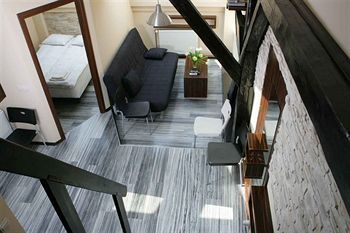 Nocny Apartment *