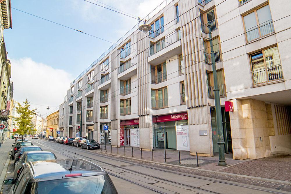 Angel Plaza Apartment *