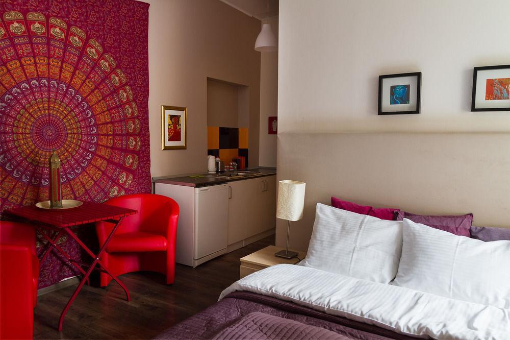 Hotel Lounge *