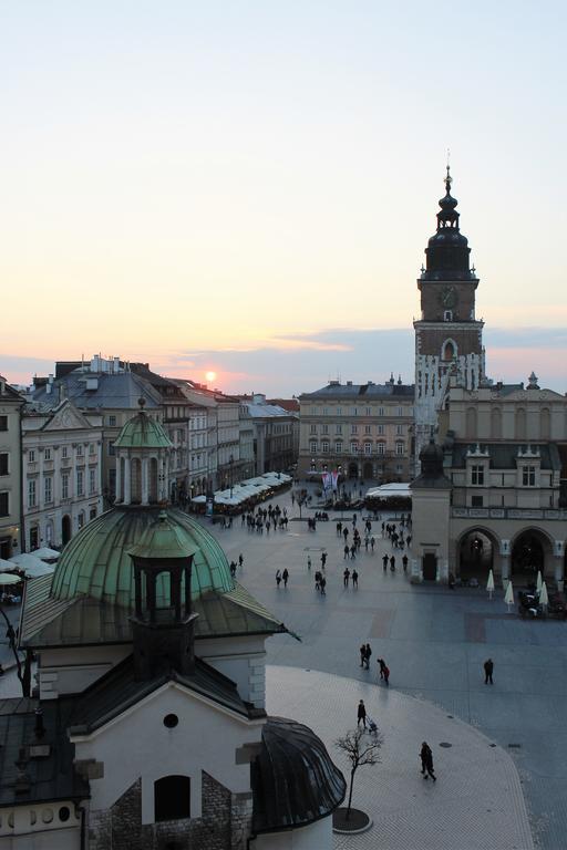 Market Square *