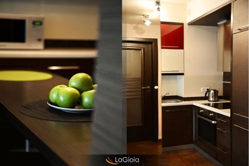 Angel Plaza Apartment *