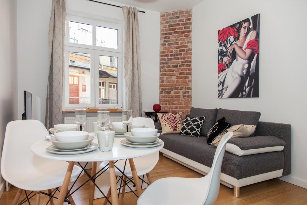 Bc7 Apartment