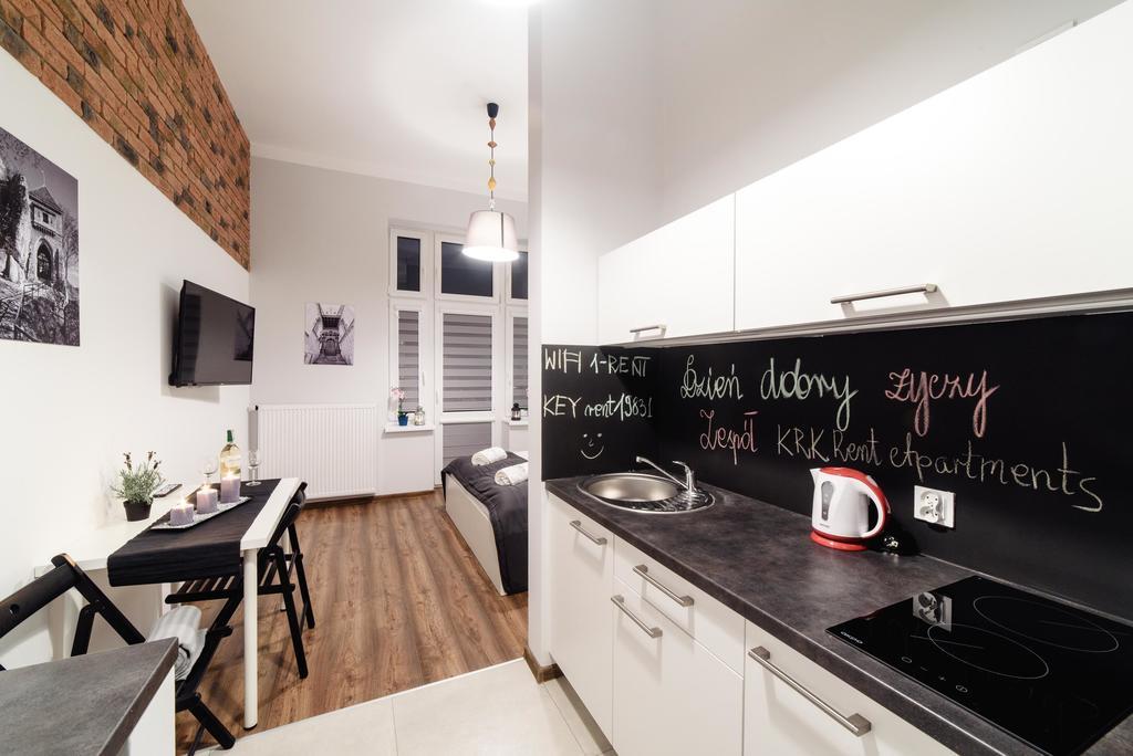 2 Nights - Great Location, Right Next To Main Rail And Bus Station, 10 Min To Main Square By Foot Aparthotel