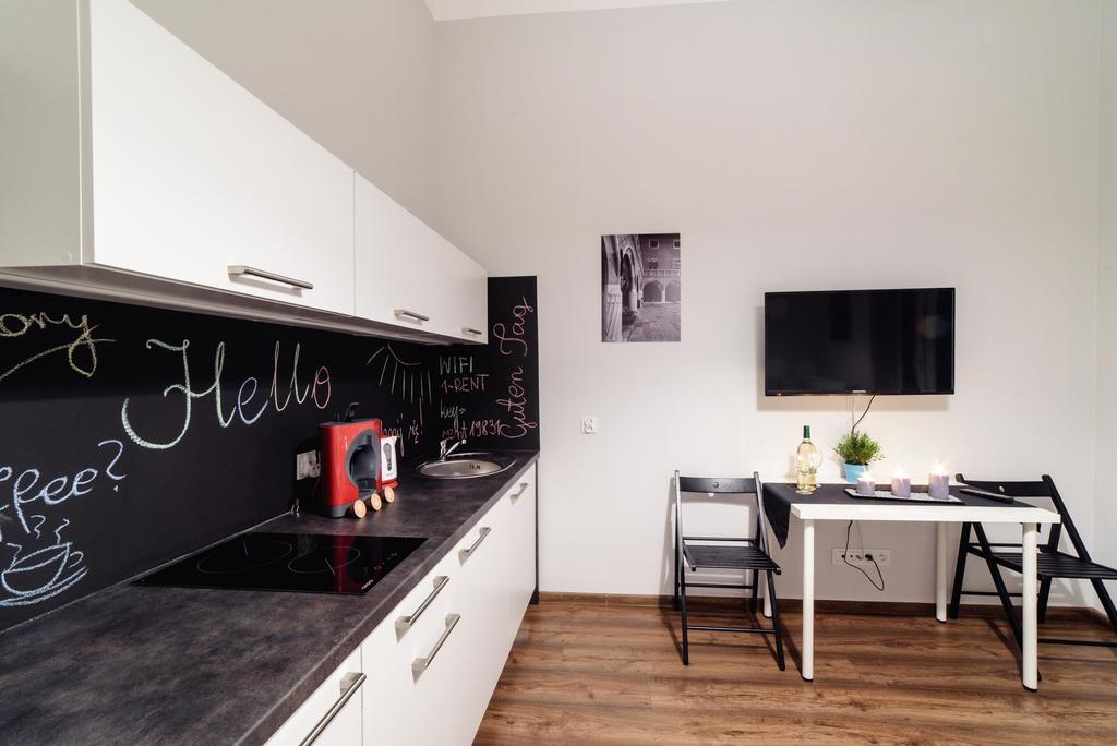 Aparthotel 2 Nights - Great Location, Right Next To Main Rail And Bus Station, 10 Min To Main Square By Foot 3*