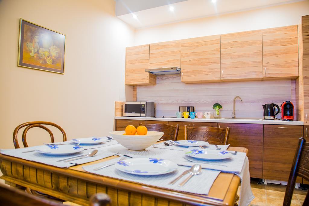 Market Square Apartment