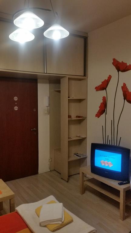 Euro-room & *