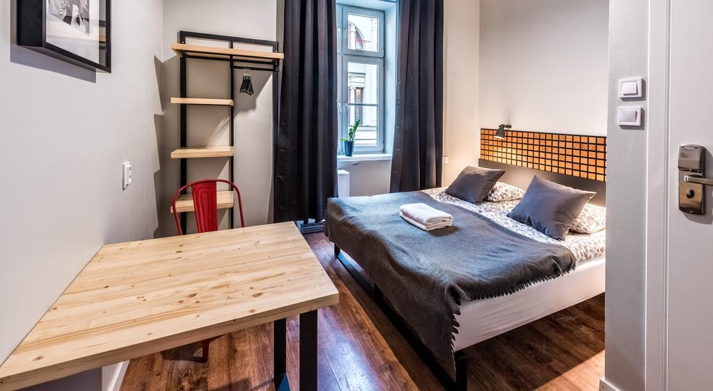 Flamingo Premium Hostel *