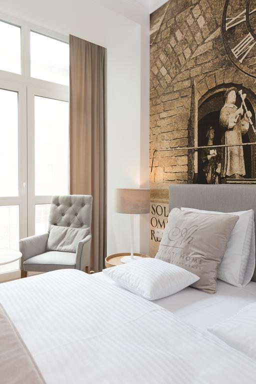 Avanti Aparthotel *