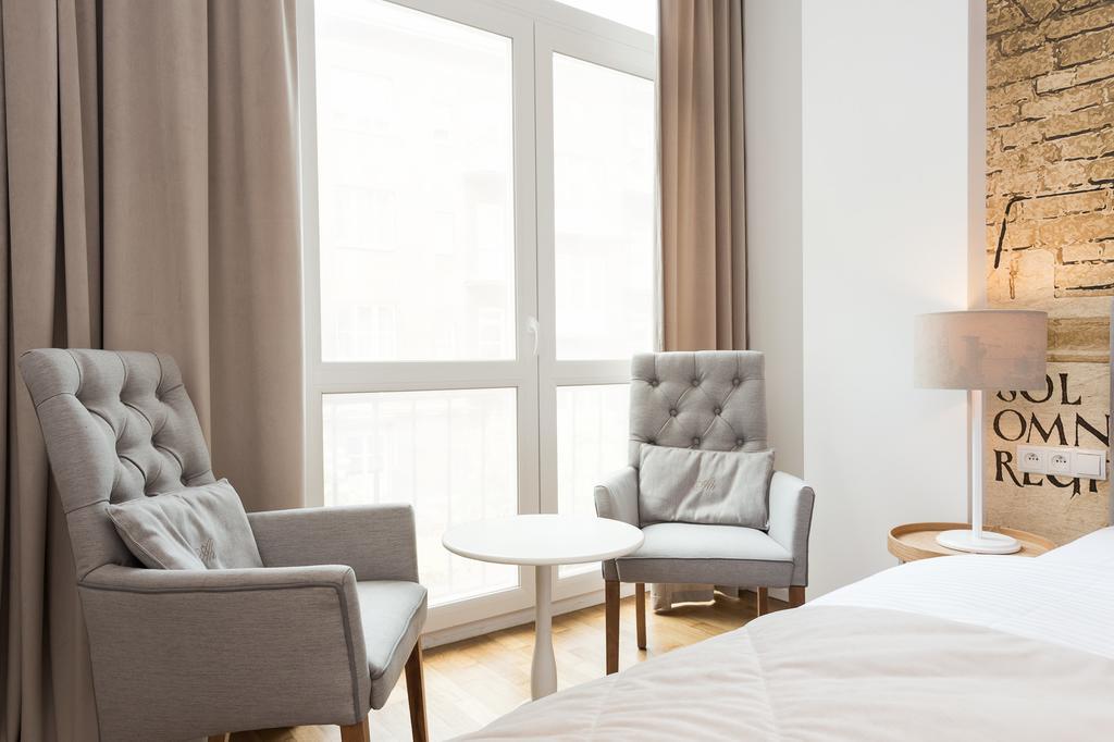 Aparthotel Avanti *