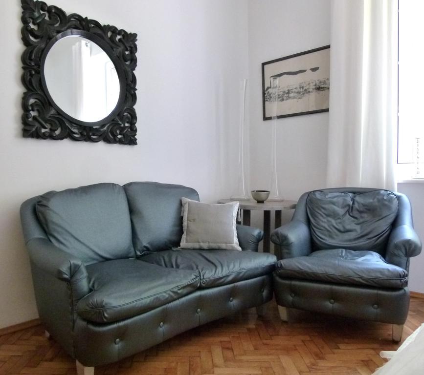 Apartment Prusa Street 9