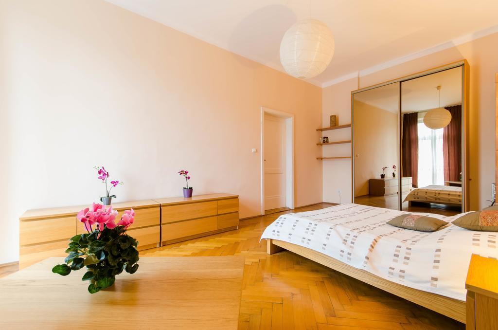 Apartment Fantasia