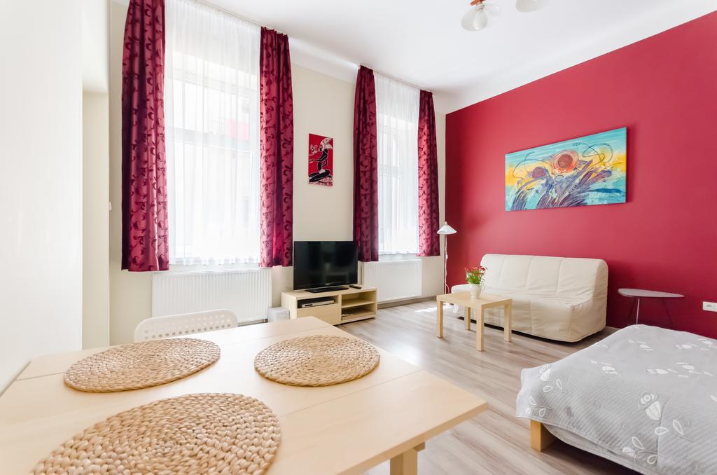 Apartment Fantasia *